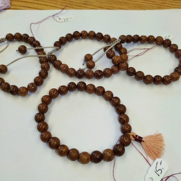 Sandlewood bracelets - Picture 4 of 6